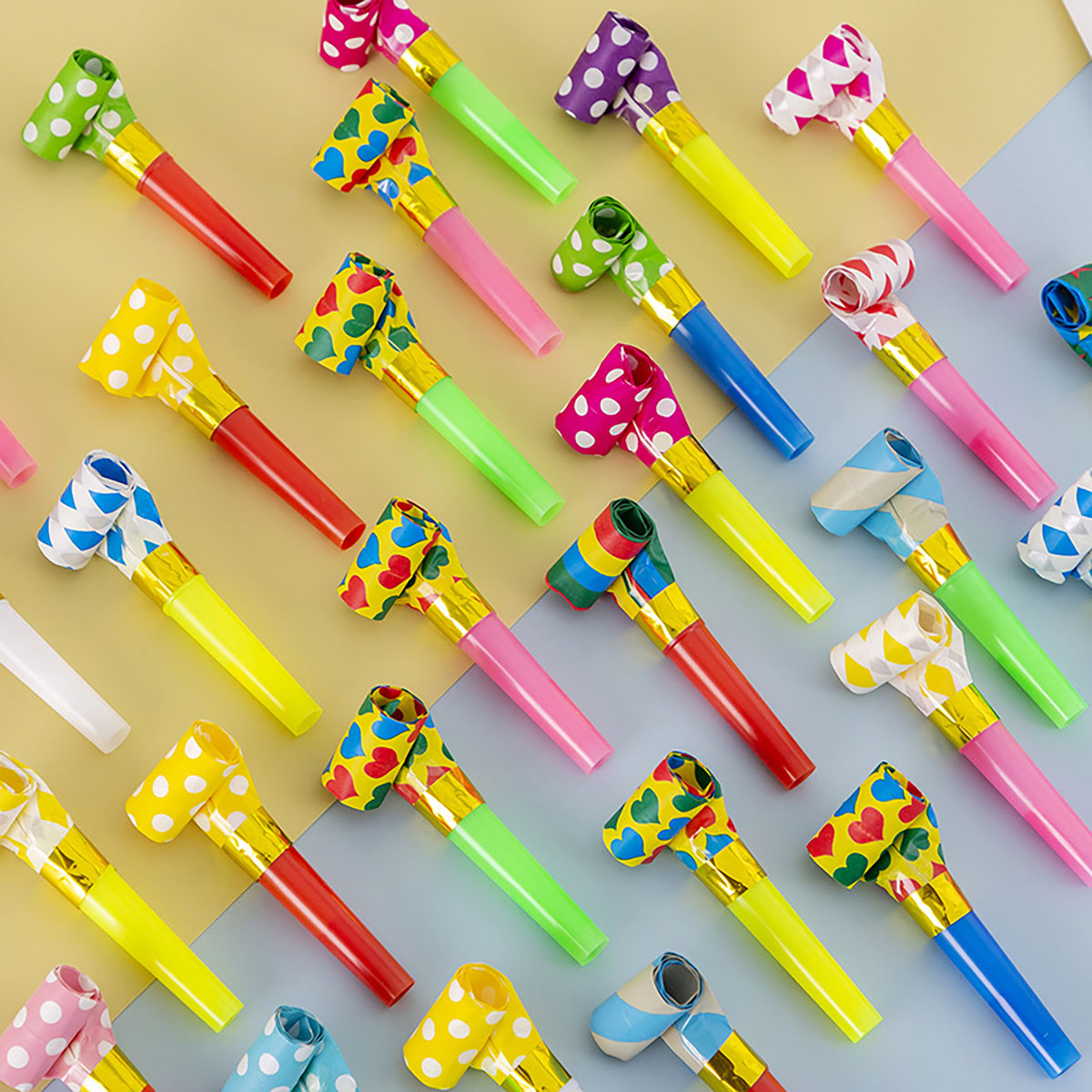 30PCS Bunte Pfeifen Spielzeug  – Party Games Engagement Bewertung und Preis